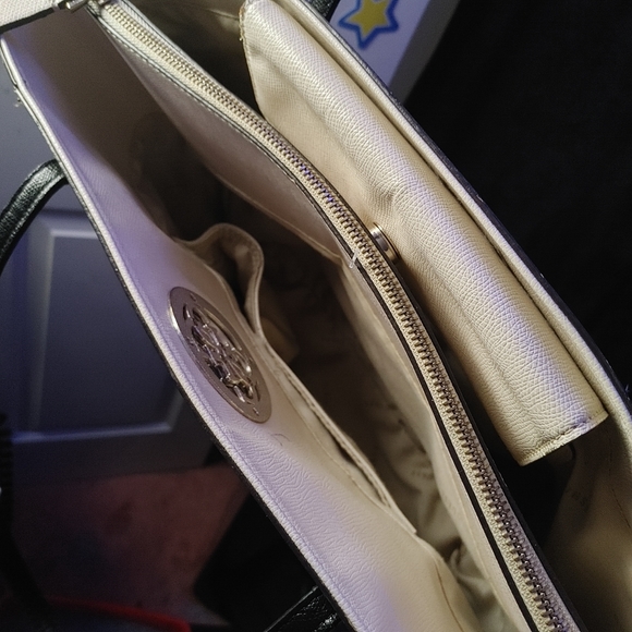 Guess Purse - Picture 4 of 5